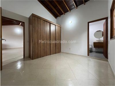 Casa de 3 alcobas en arriendo en Envigado, Medellín, 400 m² · foto 13 de 18