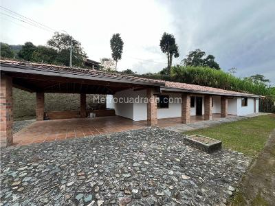 Casa de 3 alcobas en arriendo en Envigado, Medellín, 400 m² · foto 16 de 18