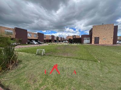 Casa de 3 alcobas en venta en Conjunto Mónaco, Zipaquirá, 85 m² · foto 2 de 20