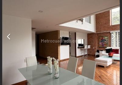 Apartamento de 2 alcobas en venta en Los Naranjos, Medellín, 141 m² · foto 2 de 13