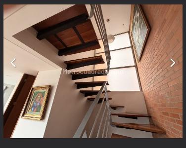 Apartamento de 2 alcobas en venta en Los Naranjos, Medellín, 141 m² · foto 3 de 13
