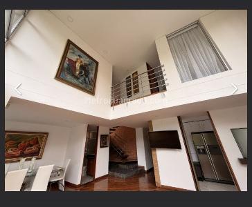 Apartamento de 2 alcobas en venta en Los Naranjos, Medellín, 141 m² · foto 11 de 13
