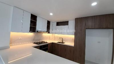 Casa de 4 alcobas en venta en Lombardia, Tunja, 248 m² · foto 11 de 14