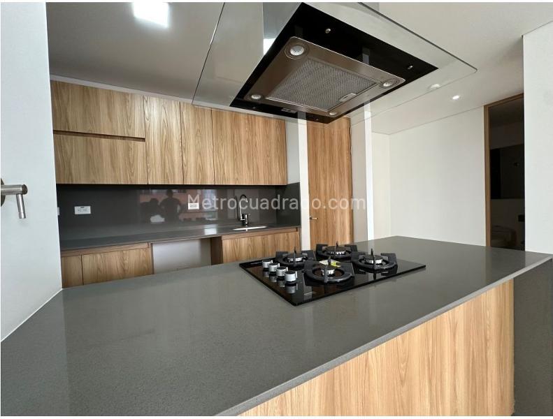 Piso – Medellín, Los Colores, Laureles-Estadio - Más