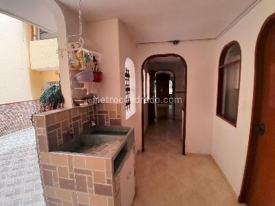 Casa de 5 alcobas en venta en Los Colores, Medellín, 290 m² · foto 6 de 20