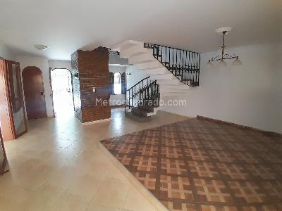 Casa de 5 alcobas en venta en Los Colores, Medellín, 290 m² · foto 2 de 20