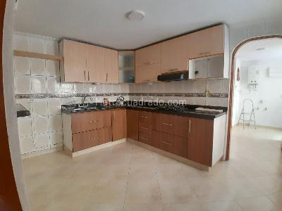 Casa de 5 alcobas en venta en Los Colores, Medellín, 290 m² · foto 5 de 20
