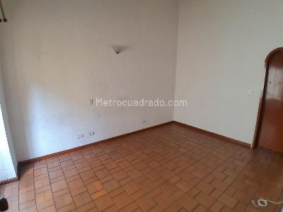 Casa de 5 alcobas en venta en Los Colores, Medellín, 290 m² · foto 11 de 20
