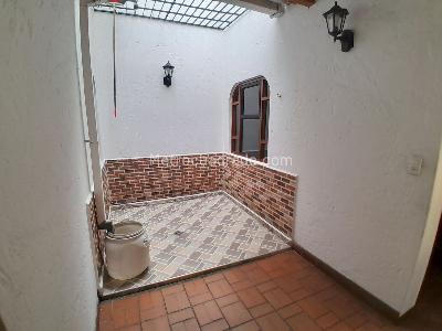 Casa de 5 alcobas en venta en Los Colores, Medellín, 290 m² · foto 16 de 20