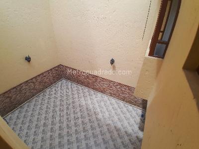 Casa de 5 alcobas en venta en Los Colores, Medellín, 290 m² · foto 19 de 20