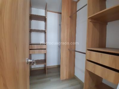 Apartamento de 2 alcobas en venta en Los Colores, Medellín, 75 m² · foto 7 de 19
