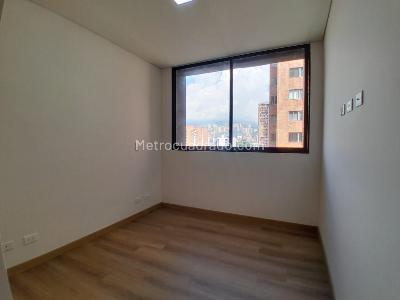 Apartamento de 2 alcobas en venta en Los Colores, Medellín, 75 m² · foto 8 de 19