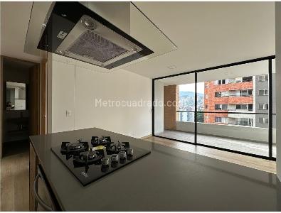 Apartamento de 2 alcobas en venta en Los Colores, Medellín, 75 m² · foto 4 de 19