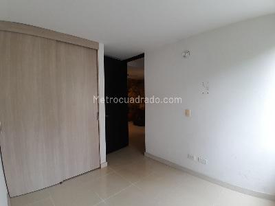 Apartamento de 3 alcobas en venta en Loma De Los Bernal, Medellín, 83 m² · foto 15 de 20