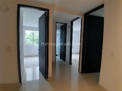 Apartamento de 3 alcobas en venta en Loma De Los Bernal, Medellín, 83 m² · foto 11 de 20
