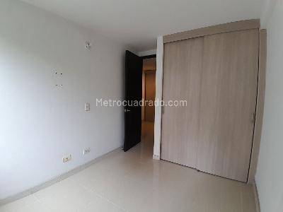 Apartamento de 3 alcobas en venta en Loma De Los Bernal, Medellín, 83 m² · foto 18 de 20