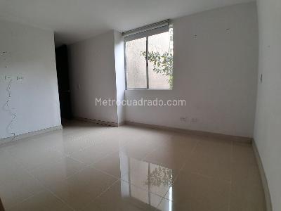 Apartamento de 3 alcobas en venta en Loma De Los Bernal, Medellín, 83 m² · foto 10 de 20