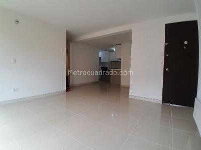 Apartamento de 3 alcobas en venta en Loma De Los Bernal, Medellín, 83 m² · foto 4 de 20