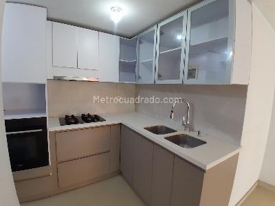 Apartamento de 3 alcobas en venta en Loma De Los Bernal, Medellín, 83 m² · foto 5 de 20