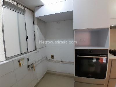 Apartamento de 3 alcobas en venta en Loma De Los Bernal, Medellín, 83 m² · foto 7 de 20