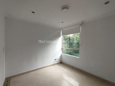 Apartamento de 3 alcobas en venta en El Poblado Loma Del Indio, Medellín, 70 m² · foto 7 de 15