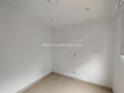 Apartamento de 3 alcobas en venta en El Poblado Loma Del Indio, Medellín, 70 m² · foto 11 de 15