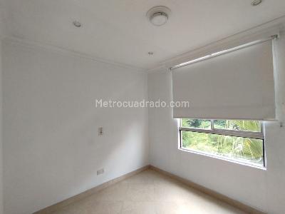 Apartamento de 3 alcobas en venta en El Poblado Loma Del Indio, Medellín, 70 m² · foto 12 de 15