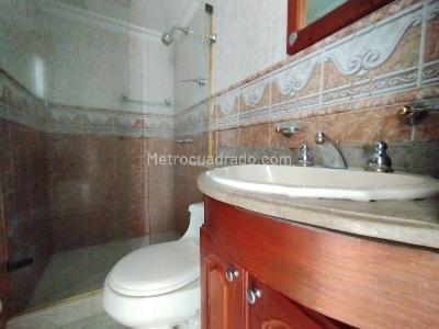 Apartamento de 3 alcobas en venta en El Poblado Loma Del Indio, Medellín, 70 m² · foto 13 de 15