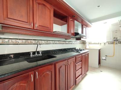 Apartamento de 3 alcobas en venta en El Poblado Loma Del Indio, Medellín, 70 m² · foto 4 de 15