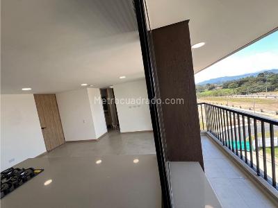 Apartamento de 2 alcobas en venta en San Antonio De Pereira, Rionegro, 75 m² · foto 2 de 20