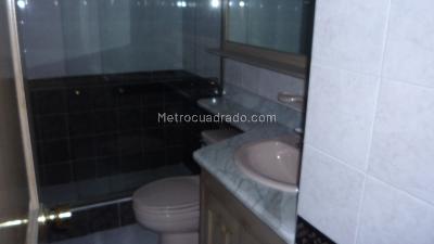 Apartamento de 3 alcobas en venta en Santa Barbara Occidental, Bogotá, 160 m² · foto 10 de 20