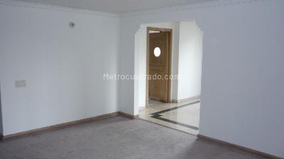 Apartamento de 3 alcobas en venta en Santa Barbara Occidental, Bogotá, 160 m² · foto 4 de 20