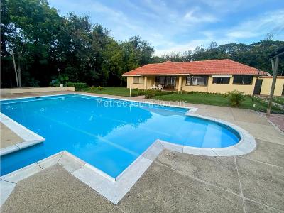 Casa de 5 alcobas en venta en Cundinamarca, Girardot, 355 m² · foto 3 de 19