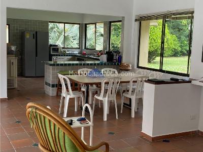 Casa de 5 alcobas en venta en Cundinamarca, Girardot, 355 m² · foto 10 de 19
