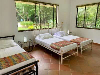 Casa de 5 alcobas en venta en Cundinamarca, Girardot, 355 m² · foto 13 de 19