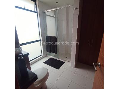 Apartamento de 3 alcobas en venta en Chico Navarra, Bogotá, 154 m² · foto 3 de 18