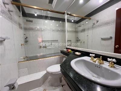 Apartamento de 3 alcobas en venta en Bosques De Pinos, Bogotá, 297 m² · foto 11 de 20