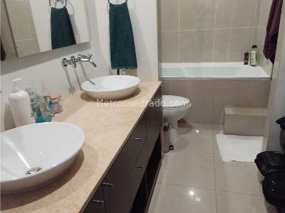 Apartamento de 3 alcobas en venta en Los Rosales, Bogotá, 160 m² · foto 6 de 19