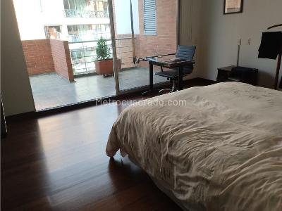 Apartamento de 3 alcobas en venta en Los Rosales, Bogotá, 160 m² · foto 17 de 19