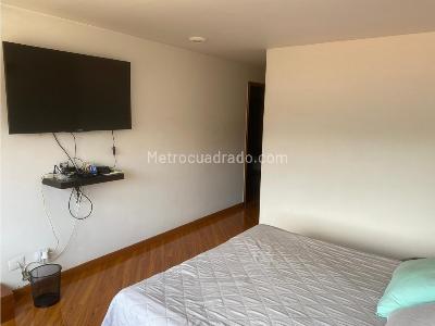 Apartamento de 3 alcobas en venta en Santa Barbara, Bogotá, 137 m² · foto 10 de 20