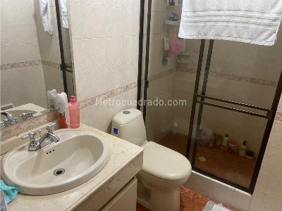 Apartamento de 3 alcobas en venta en Santa Barbara, Bogotá, 137 m² · foto 19 de 20