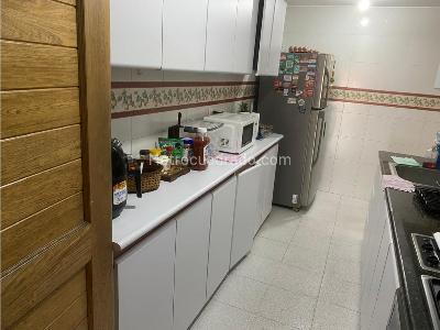 Apartamento de 3 alcobas en venta en Santa Barbara, Bogotá, 137 m² · foto 6 de 20
