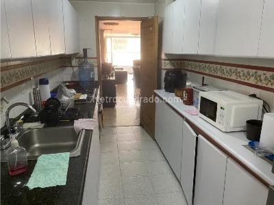 Apartamento de 3 alcobas en venta en Santa Barbara, Bogotá, 137 m² · foto 7 de 20