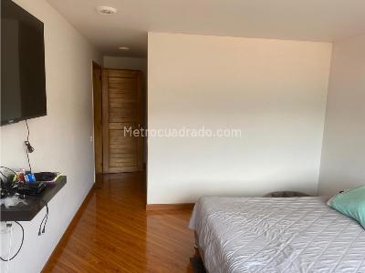 Apartamento de 3 alcobas en venta en Santa Barbara, Bogotá, 137 m² · foto 9 de 20
