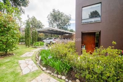 Casa de 3 alcobas en venta en La Calera, La Calera, 273 m² · foto 3 de 20