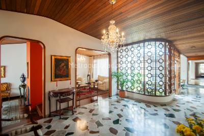 Casa de 5 alcobas en venta en Molinos Norte, Bogotá, 327 m² · foto 2 de 20