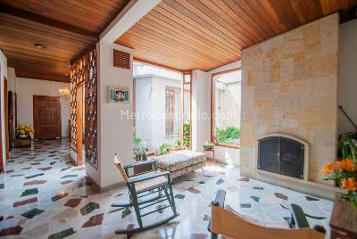 Casa de 5 alcobas en venta en Molinos Norte, Bogotá, 327 m² · foto 8 de 20
