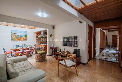 Casa de 5 alcobas en venta en Molinos Norte, Bogotá, 327 m² · foto 18 de 20