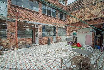 Casa de 5 alcobas en venta en Salazar Gomez, Bogotá, 410 m² · foto 11 de 20