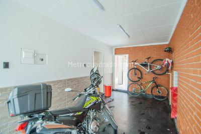 Casa de 5 alcobas en venta en Salazar Gomez, Bogotá, 410 m² · foto 16 de 20